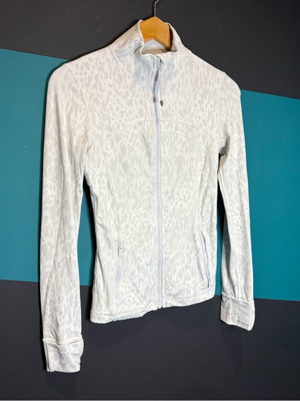 Lululemon Define Jacket *Nulu Contour Spot White Multi Sporty Outdoor 4 Pilates - Picture 4 of 13